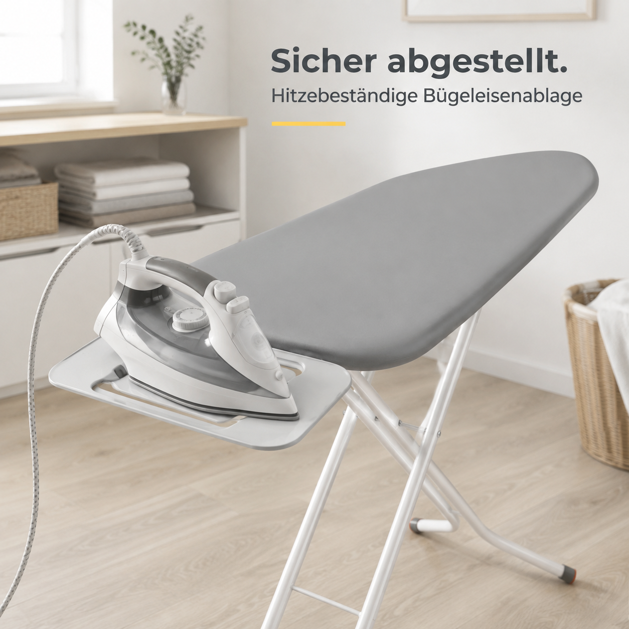 STAHLMANN® Light Bügelbrett 114 × 34 cm – höhenverstellbar & klappbar | mit Ablage für klassische Bügeleisen und rutschfesten Standfüßen